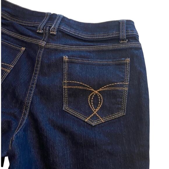 St John's Bay Women's 8 Dark Wash Denim Shorts Bermuda Resort Slimming Summer - Picture 3 of 10